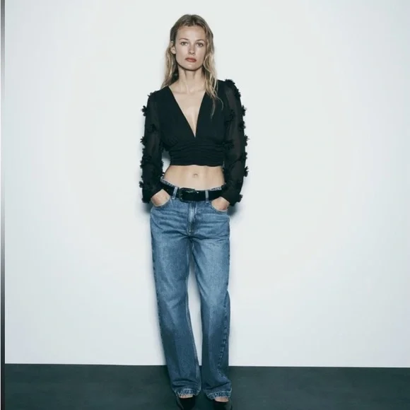 Zara textured floral cropped top. - Picture 3 of 8